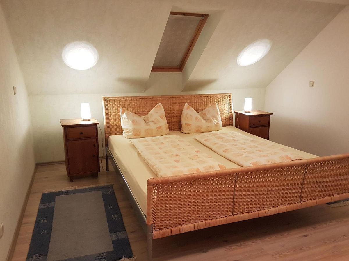 Monteurwohnungen Goeb - Nicht Fuer Urlaubsgaeste Geisa ภายนอก รูปภาพ