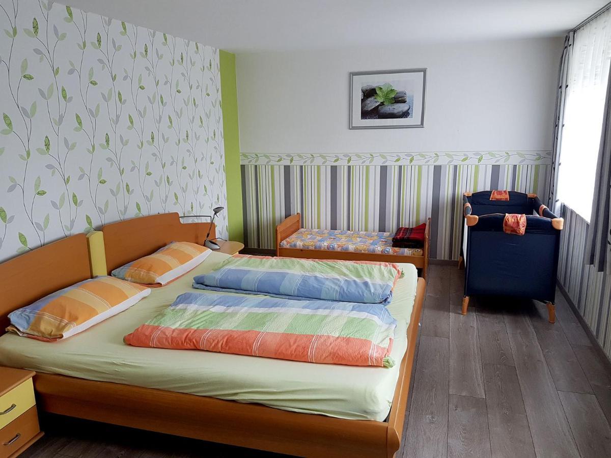 Monteurwohnungen Goeb - Nicht Fuer Urlaubsgaeste Geisa ภายนอก รูปภาพ